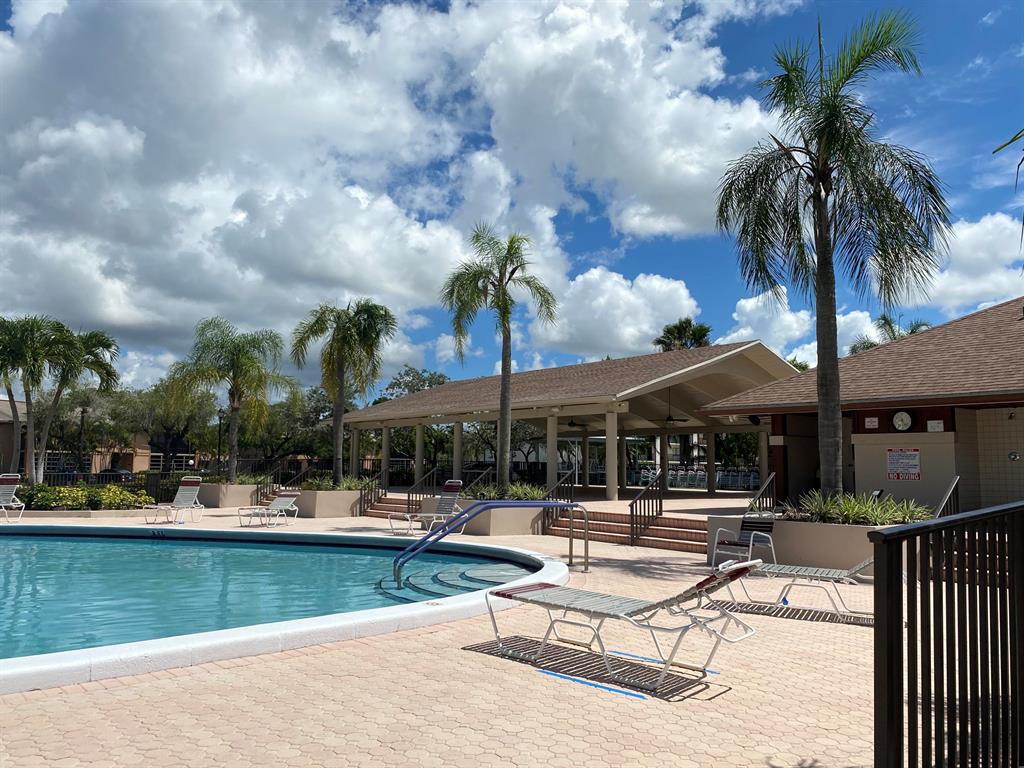 BELFORT I CONDO \ Kings Point - Residential