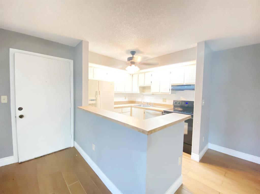 BELFORT I CONDO \ Kings Point - Residential