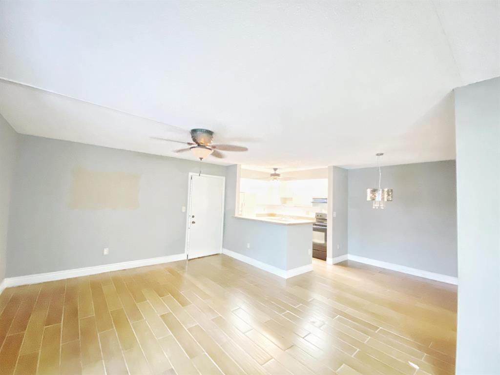 BELFORT I CONDO \ Kings Point - Residential