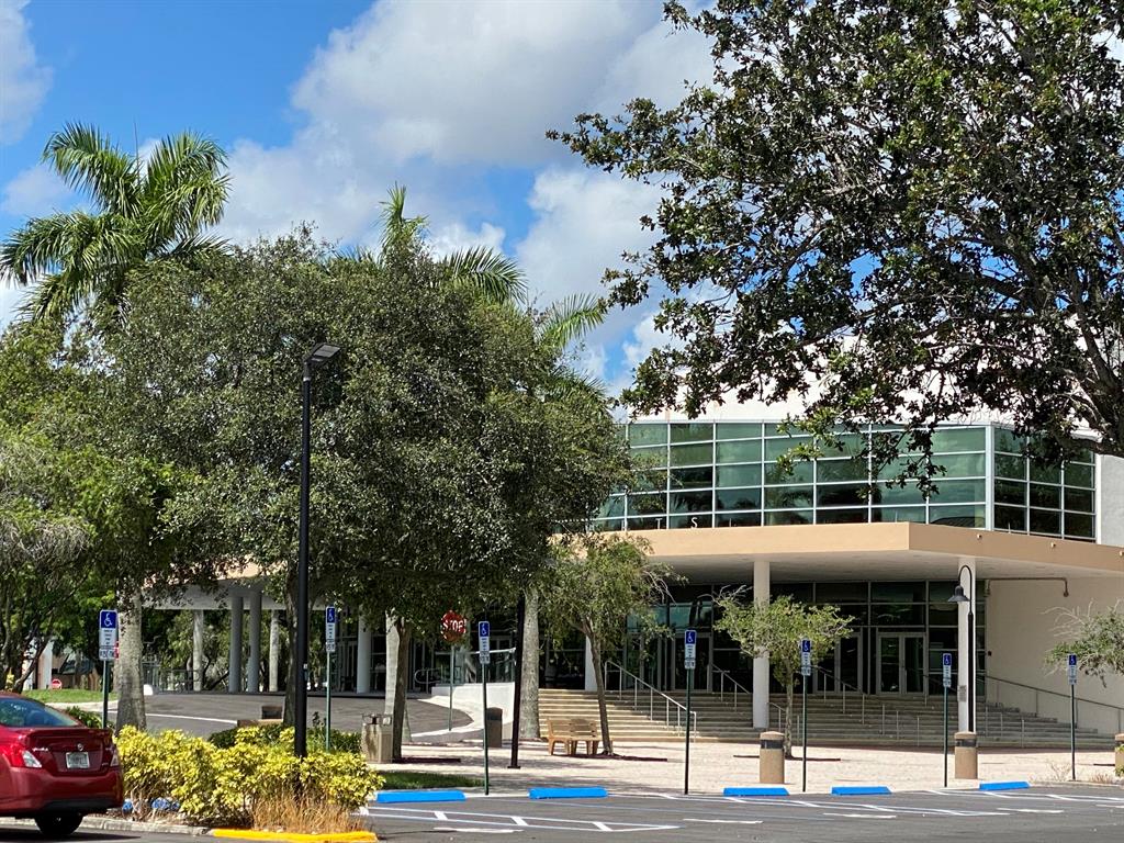 BELFORT I CONDO \ Kings Point - Residential