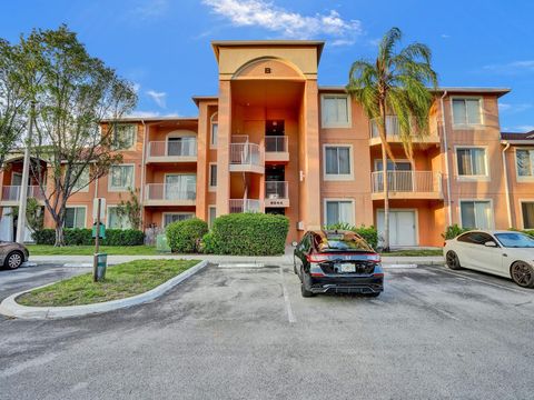 Condominium in Davie FL 6944 39 St.jpg