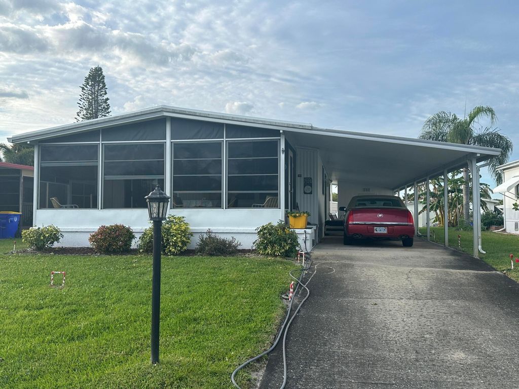 Photo of 7120 SE Bluebird Circle, Hobe Sound, FL 33455 (MLS # R11067303)
