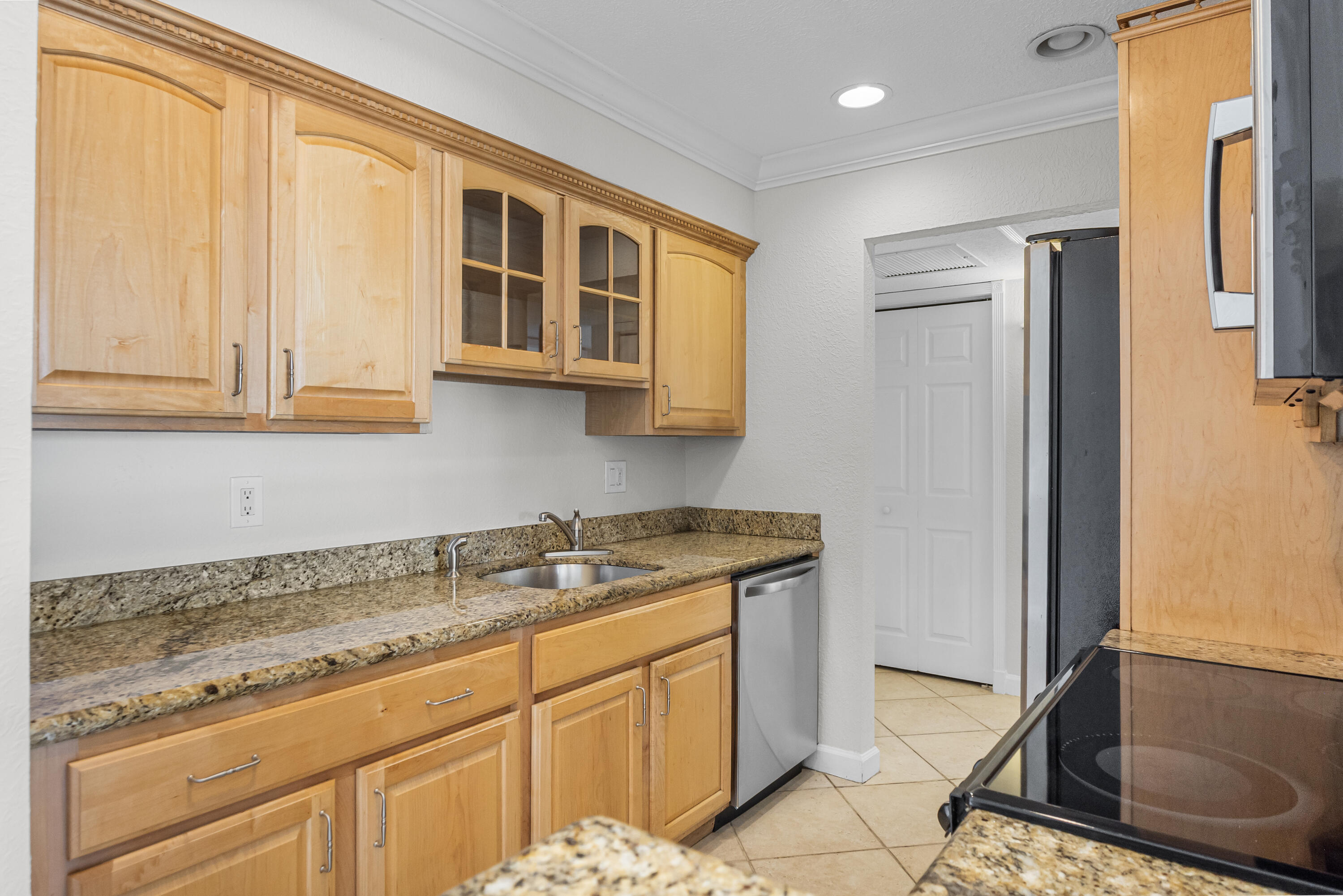 PINE CREST VILLAGE I AT - Residential