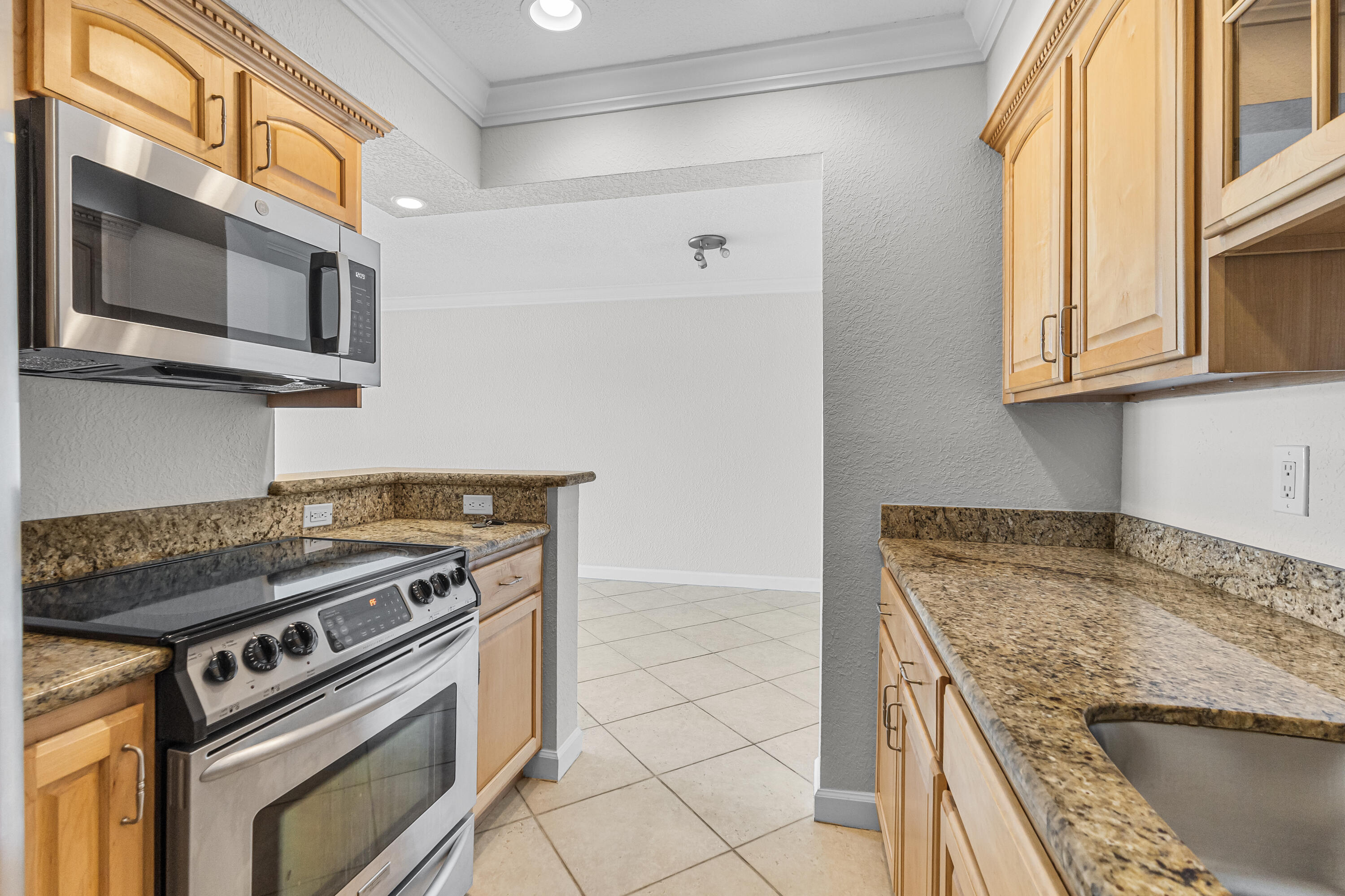 PINE CREST VILLAGE I AT - Residential