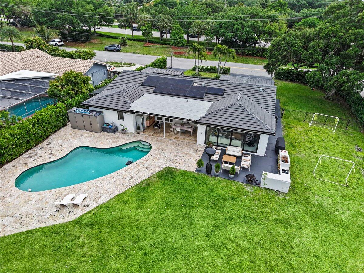 LAKE FLORESTA PARK - Residential