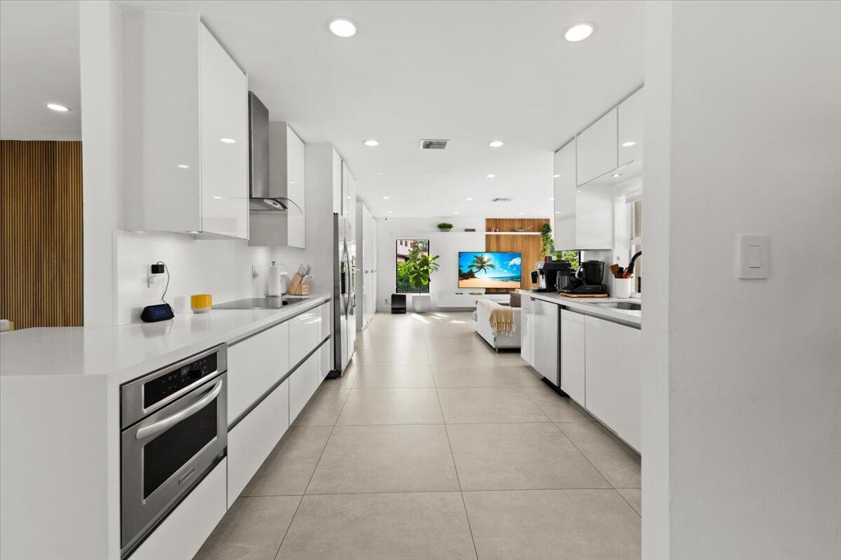 LAKE FLORESTA PARK - Residential