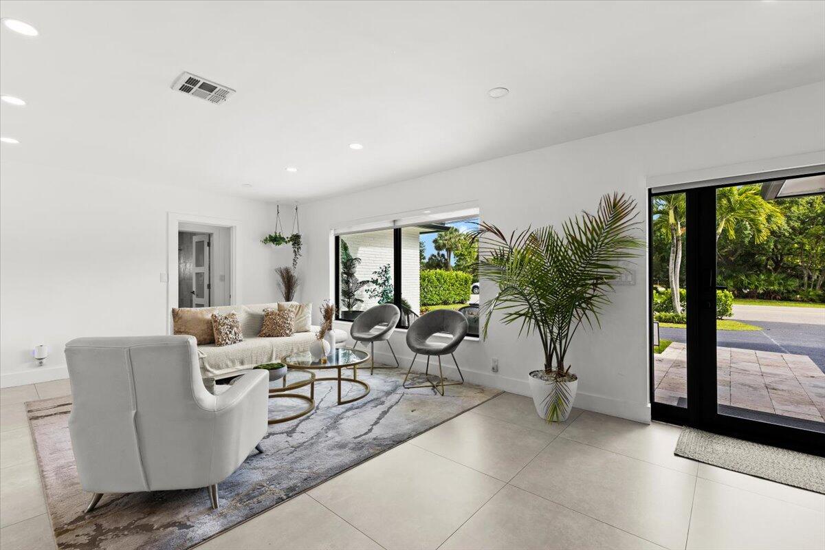 LAKE FLORESTA PARK - Residential