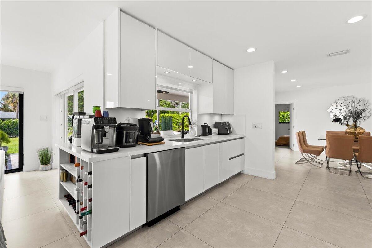 LAKE FLORESTA PARK - Residential