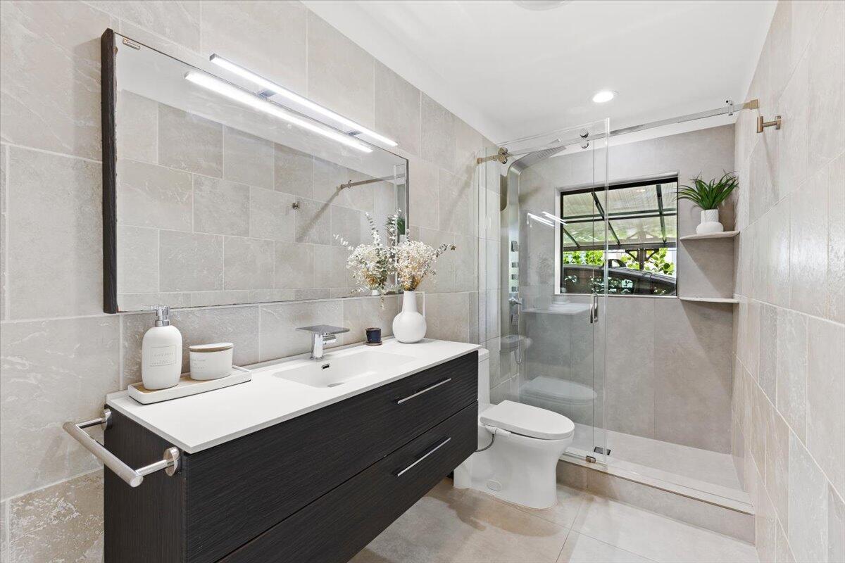 LAKE FLORESTA PARK - Residential