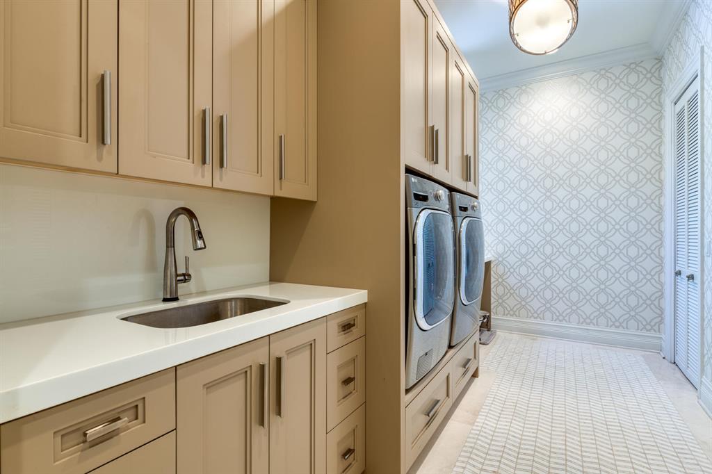 ADMIRALS COVE PAR C - Residential