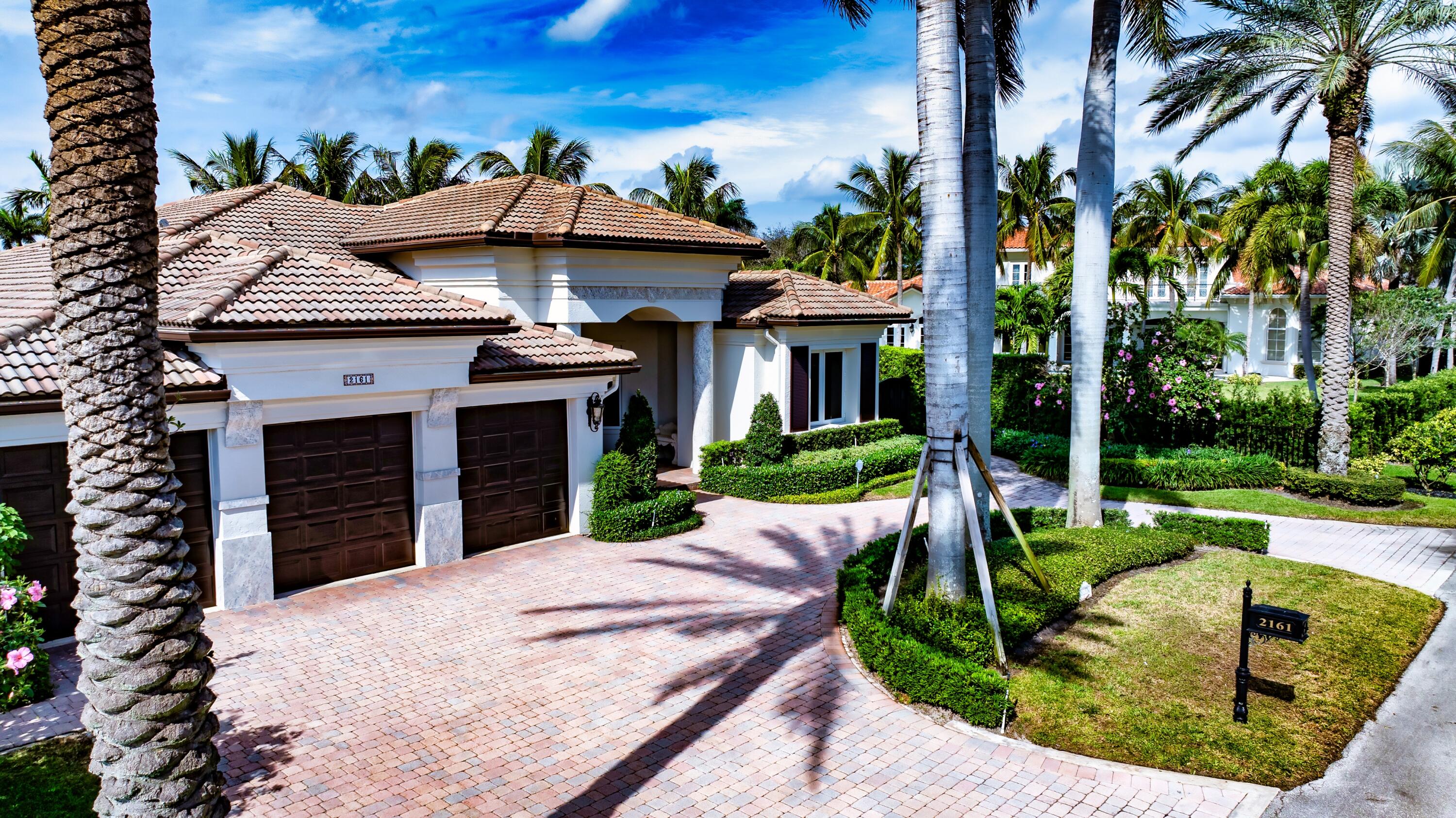 ROYAL PALM YACHT & COUNTRY CLUB - Residential