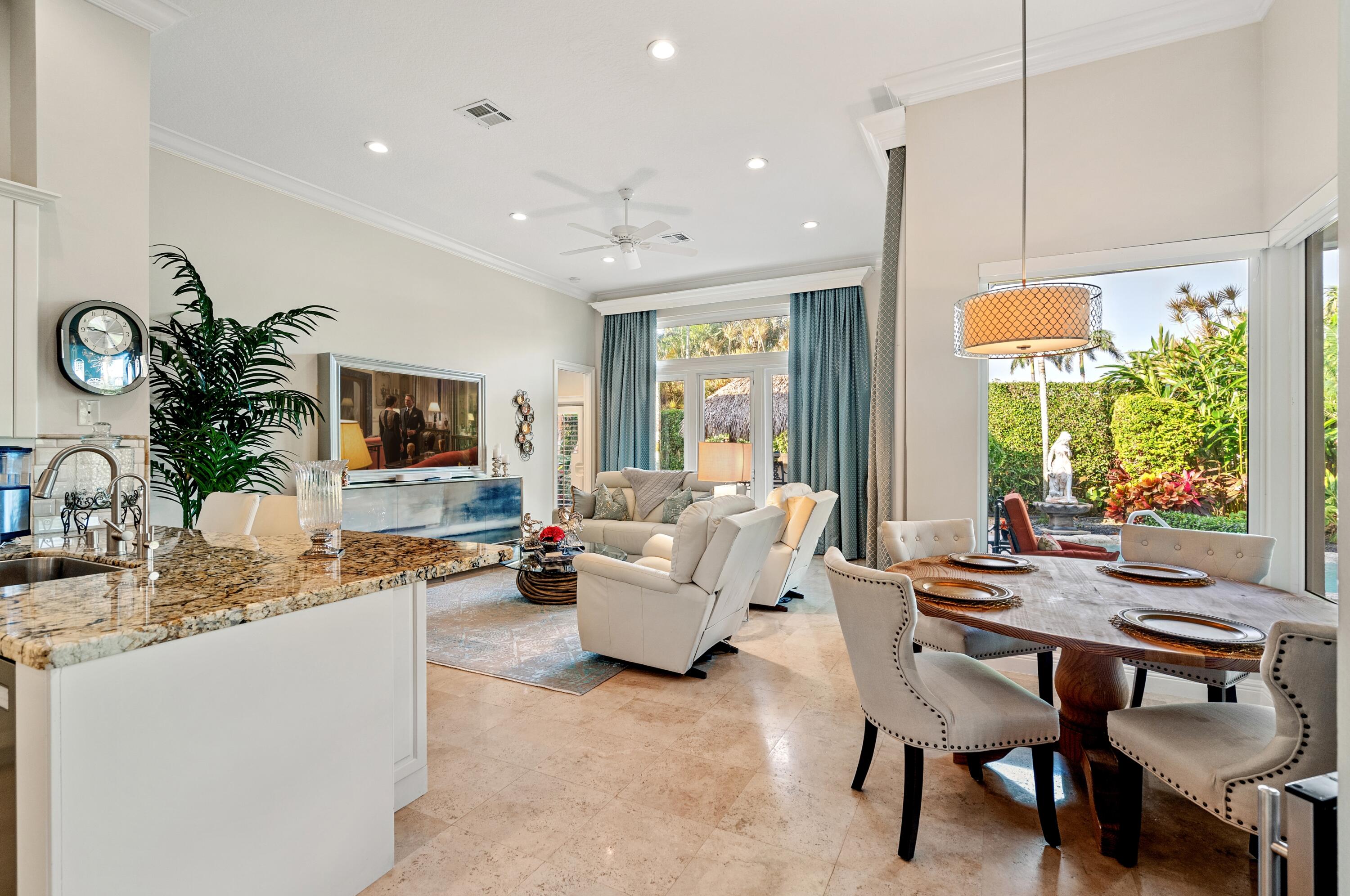 ROYAL PALM YACHT & COUNTRY CLUB - Residential