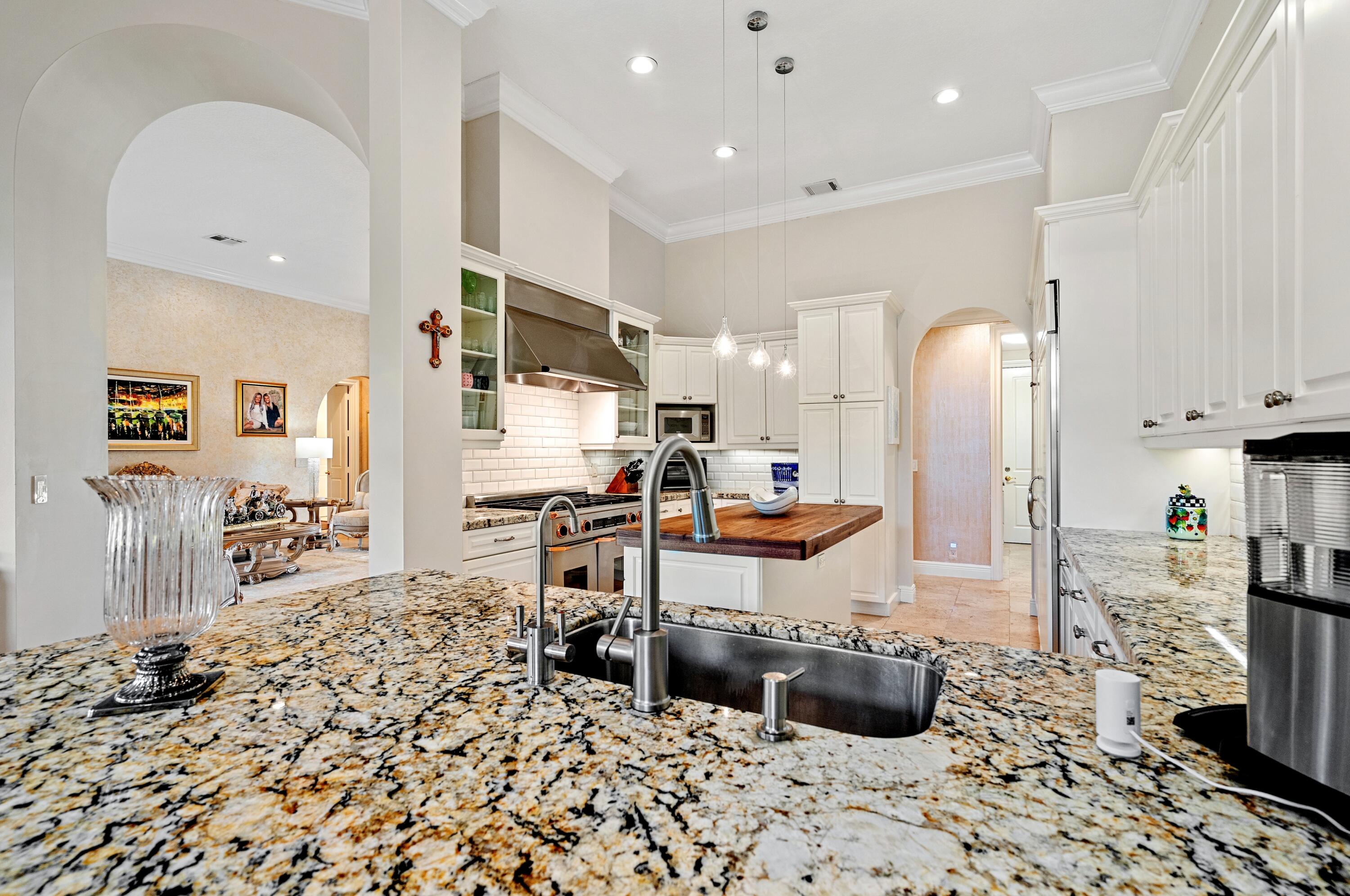 ROYAL PALM YACHT & COUNTRY CLUB - Residential