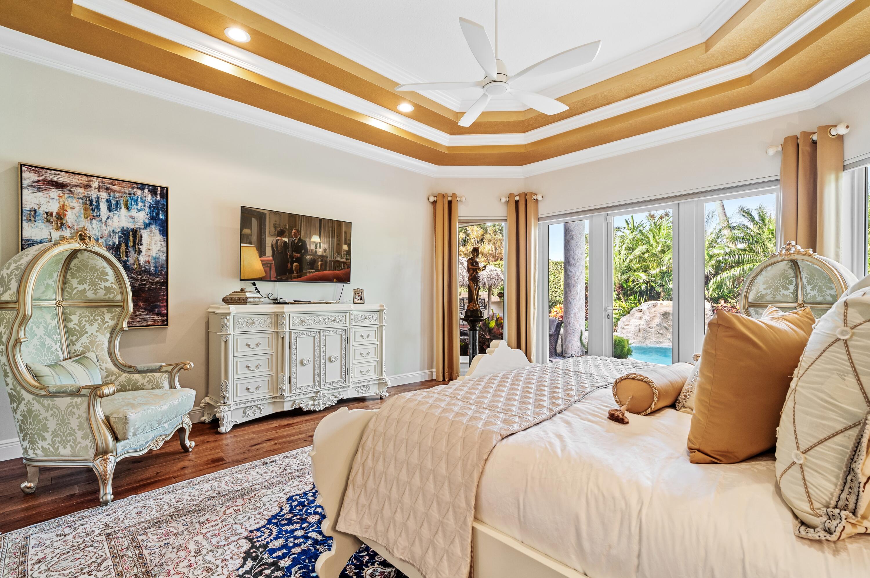 ROYAL PALM YACHT & COUNTRY CLUB - Residential