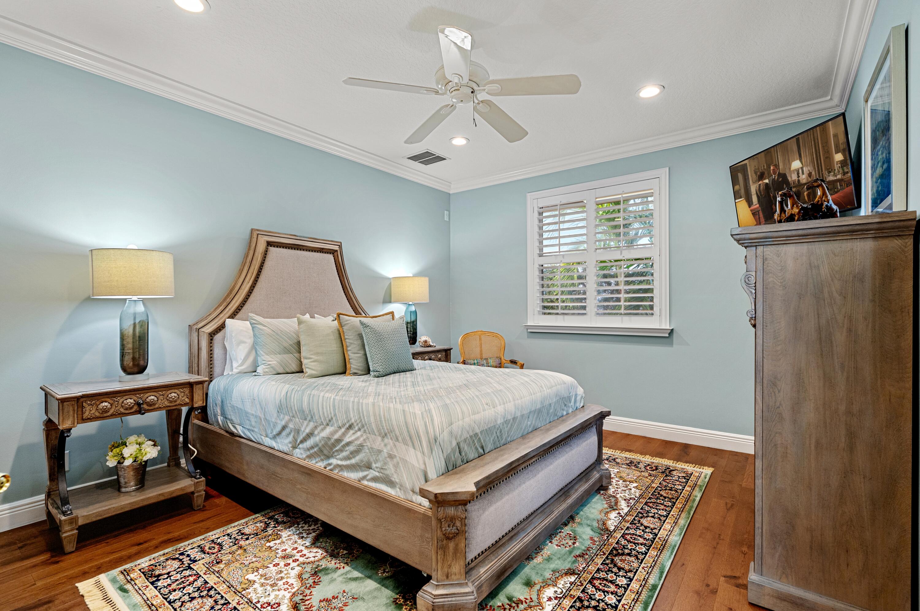 ROYAL PALM YACHT & COUNTRY CLUB - Residential