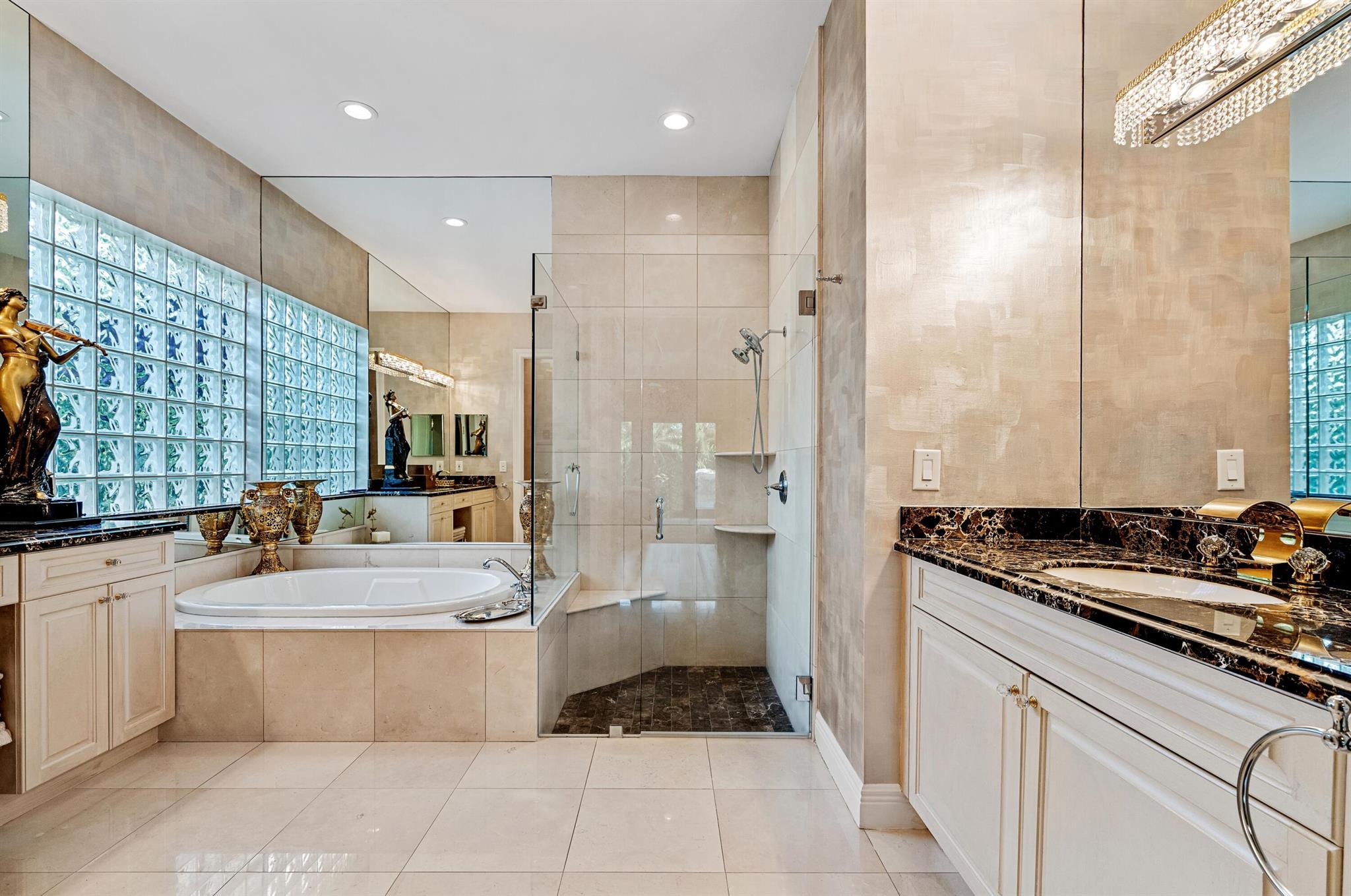 ROYAL PALM YACHT & COUNTR - Residential