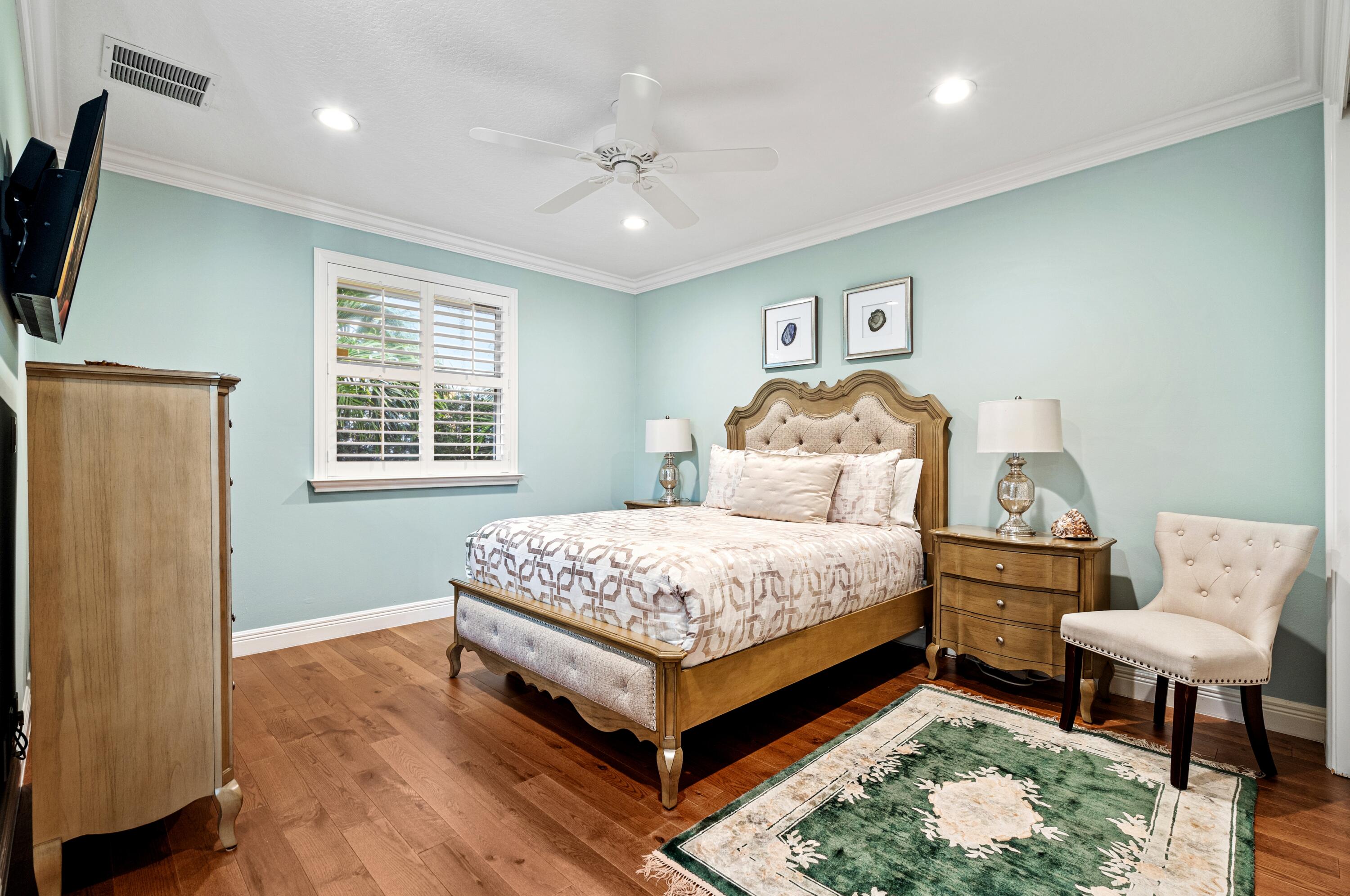 ROYAL PALM YACHT & COUNTRY CLUB - Residential