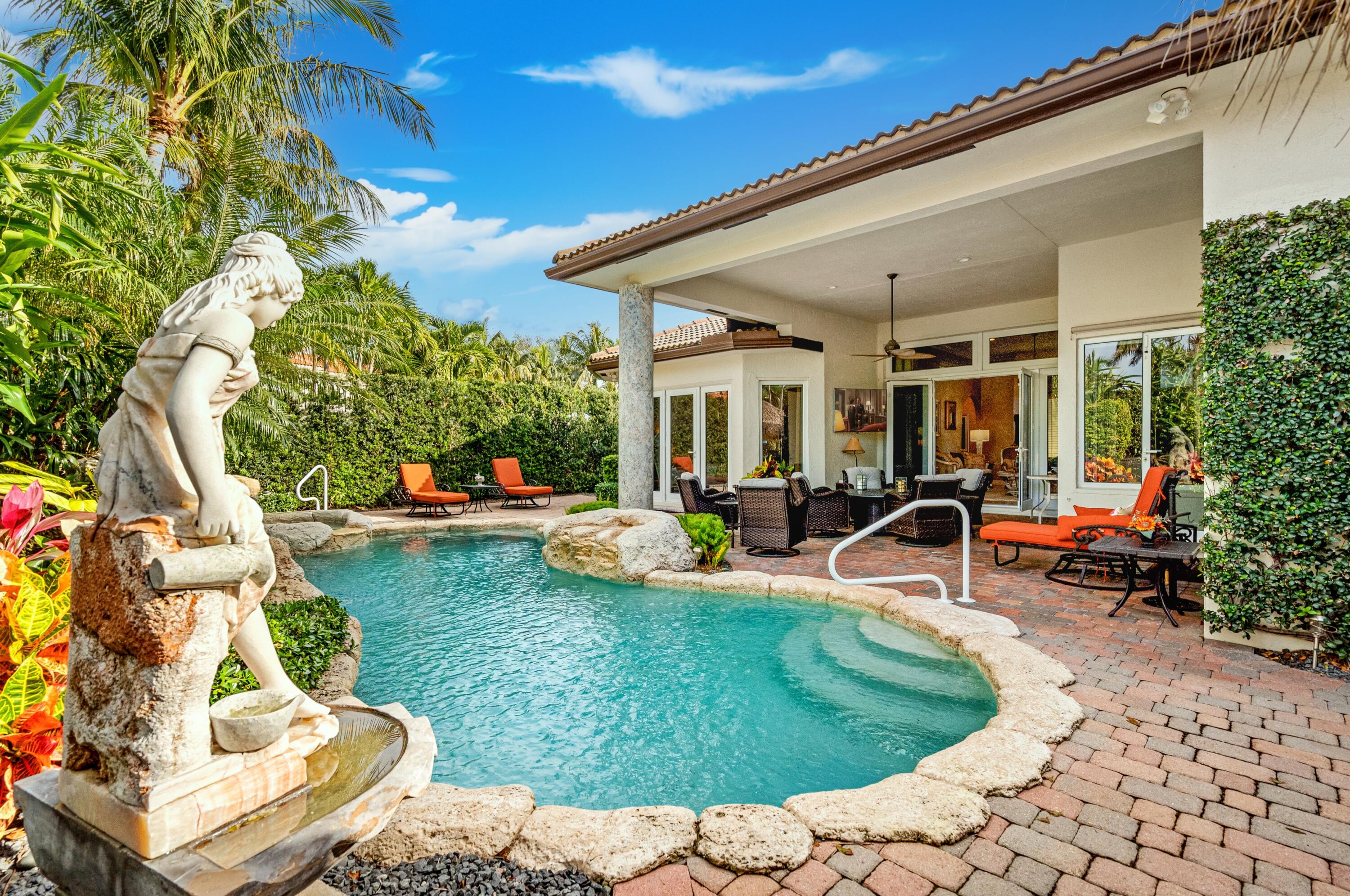 ROYAL PALM YACHT & COUNTRY CLUB - Residential