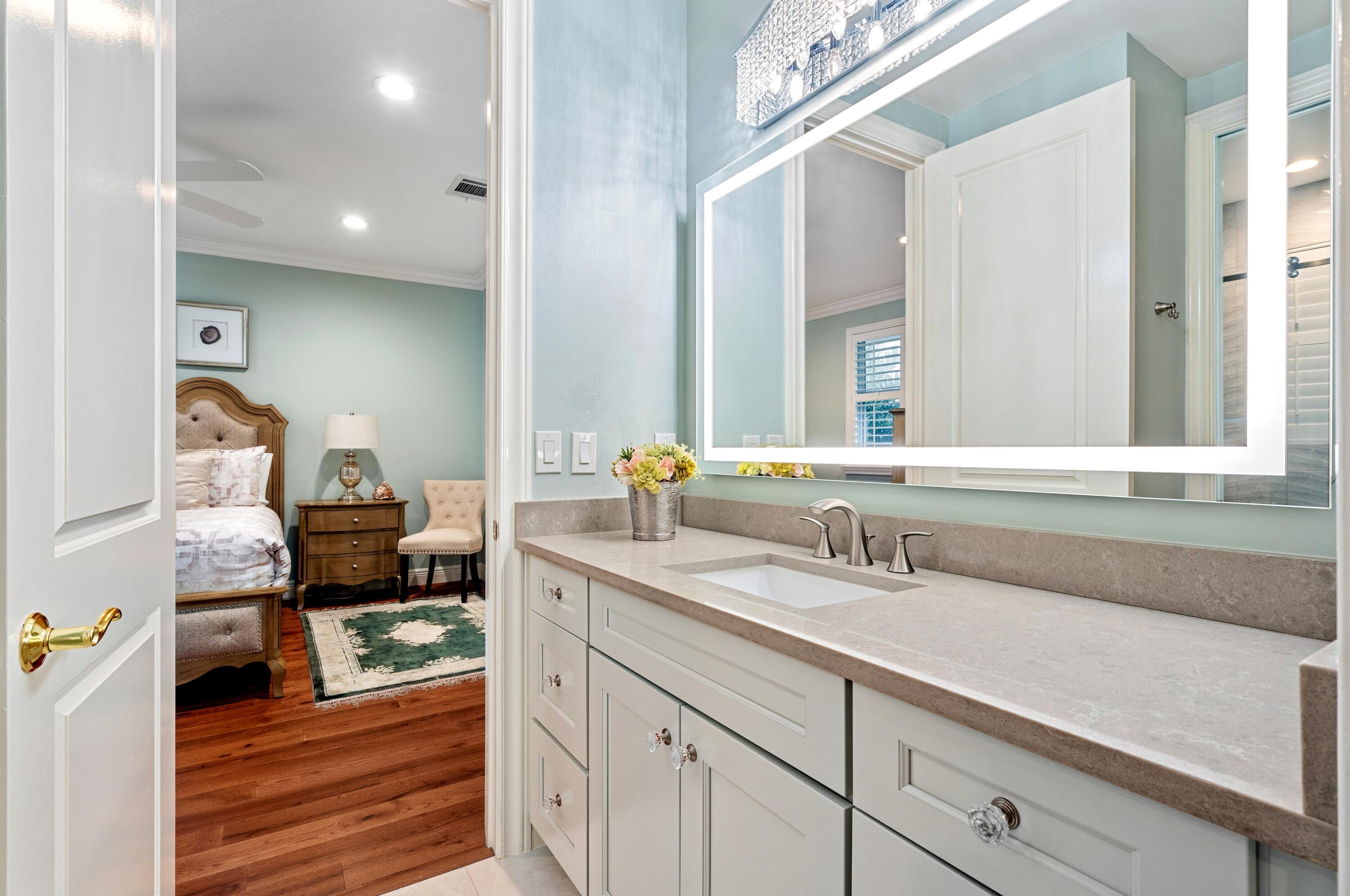 ROYAL PALM YACHT & COUNTRY CLUB - Residential