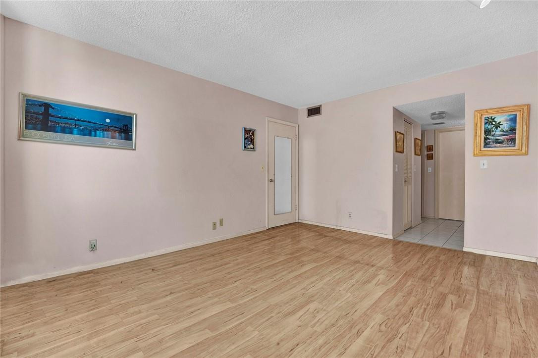 POINCIANA 5 OF PINE IS - Residential