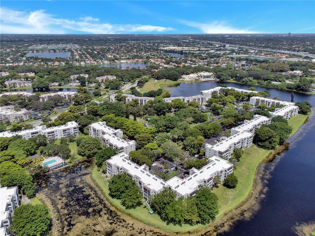 POINCIANA 5 OF PINE IS - Residential