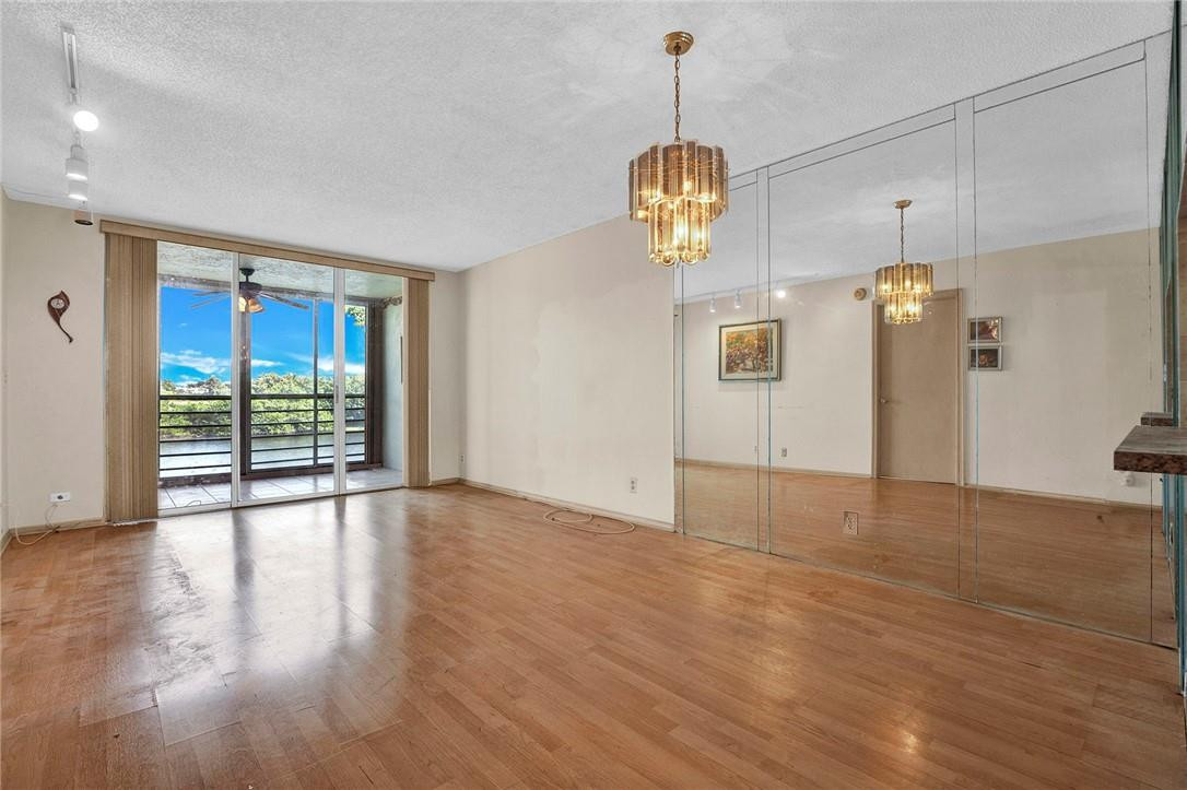 POINCIANA 5 OF PINE IS - Residential