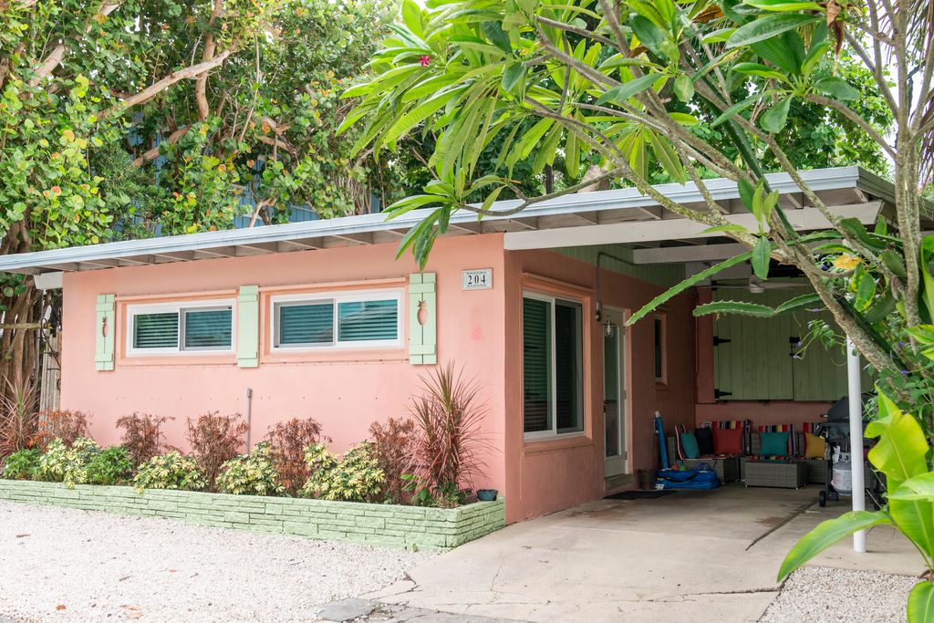 Photo of 204 Coral Road, Boynton Beach, FL 33435 (MLS # B26030330)