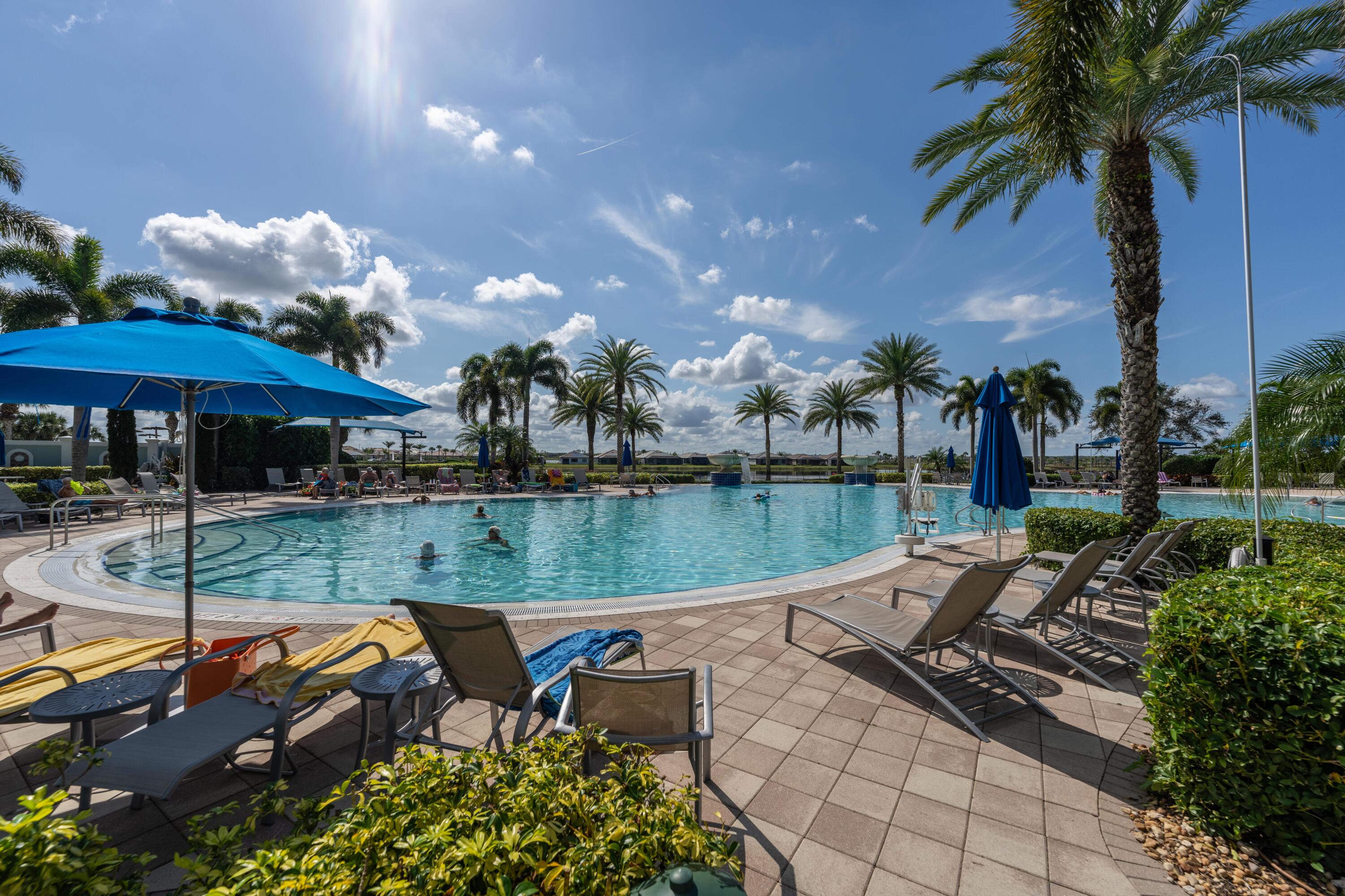 Del Webb Naples - Residential