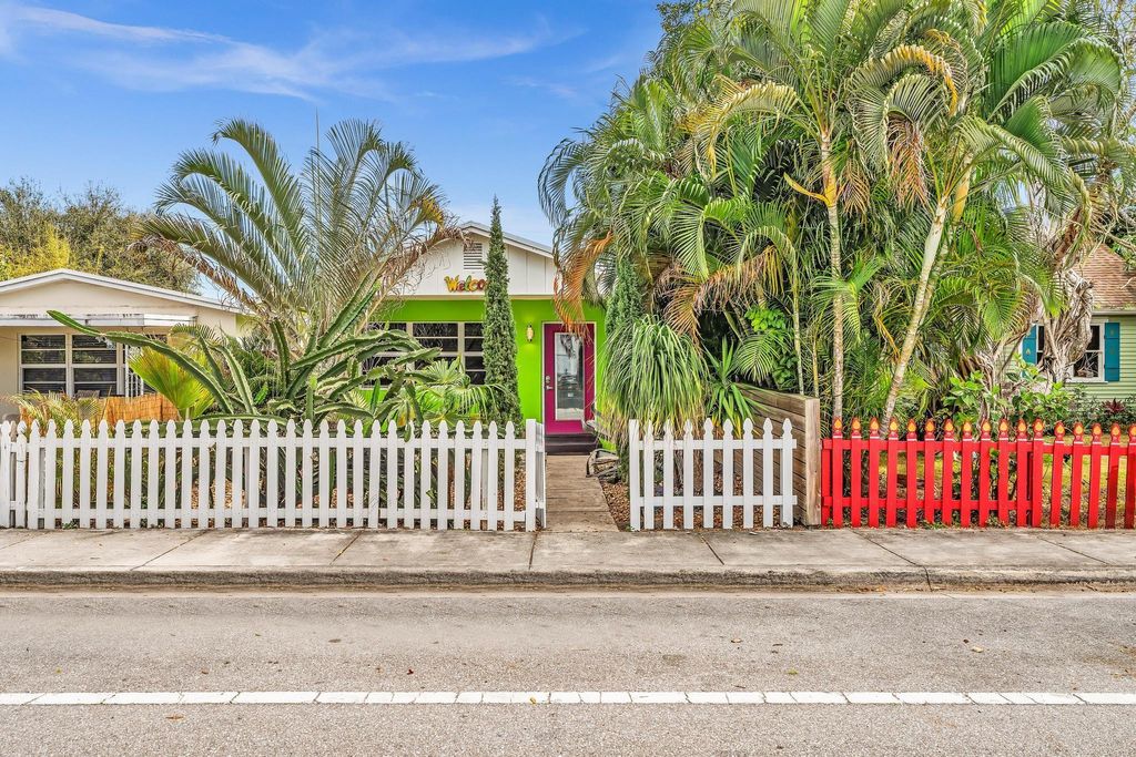 Photo of 408 N J Street, Lake Worth Beach, FL 33460 (MLS # F10554046)