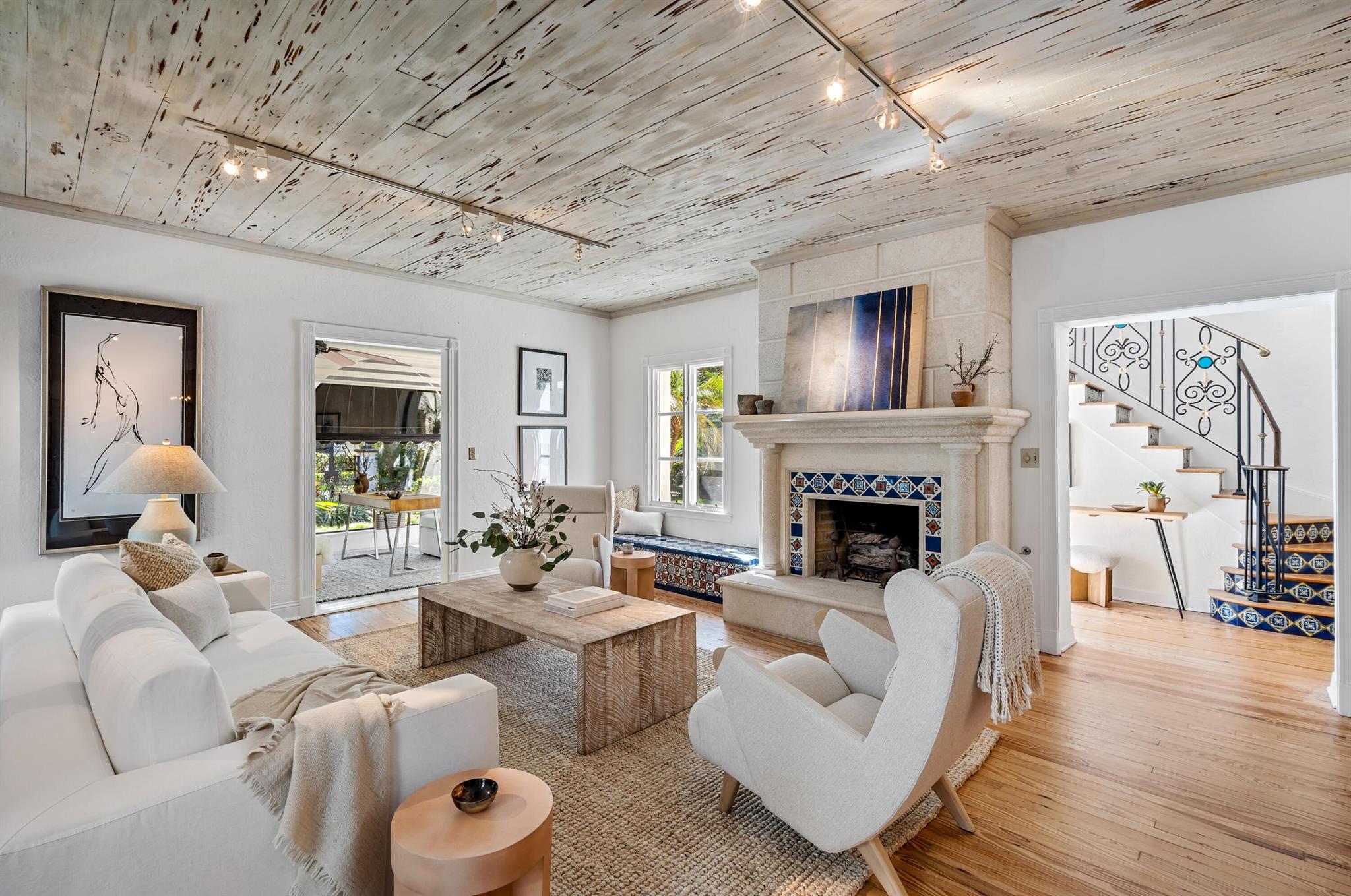 895 Hibiscus Street