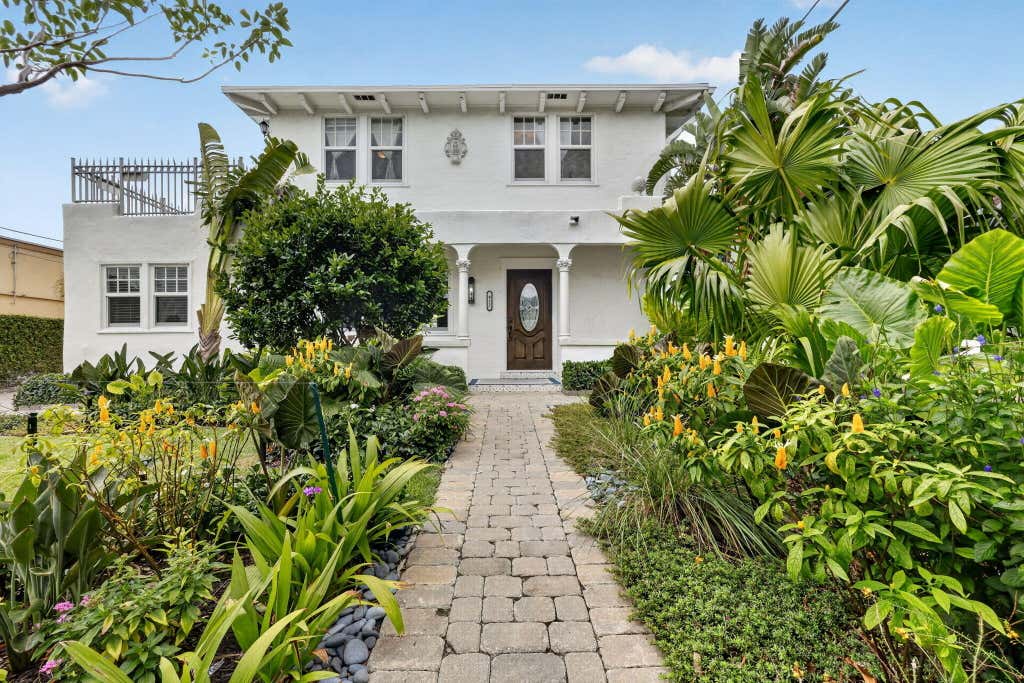 Photo of 412 El Prado #1, West Palm Beach, FL 33405 (MLS # B26050548)