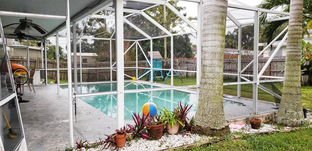 PALM SPRINGS VILLAGE 1 - Residential