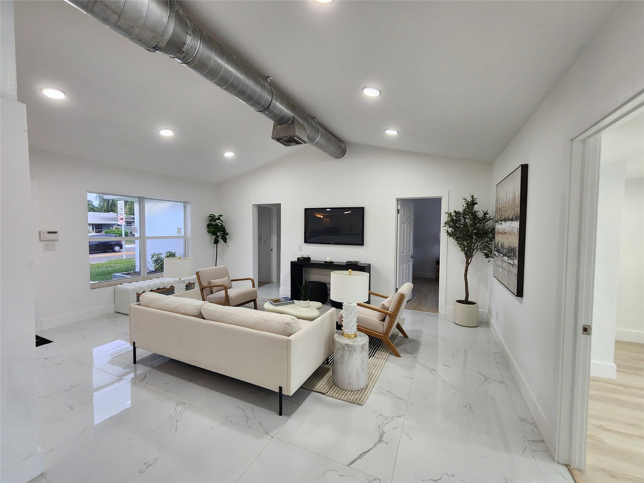 824 NW 29th St