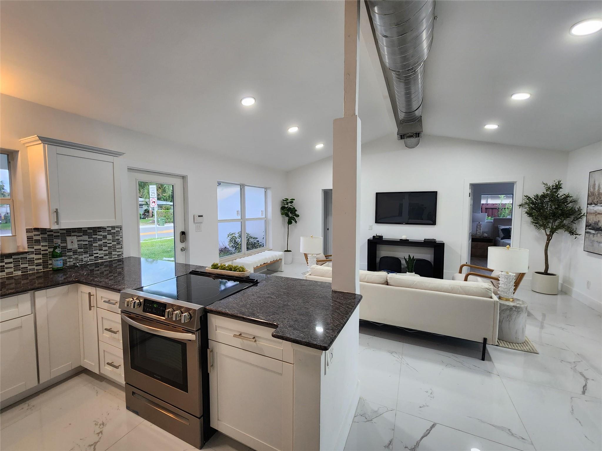824 NW 29th St
