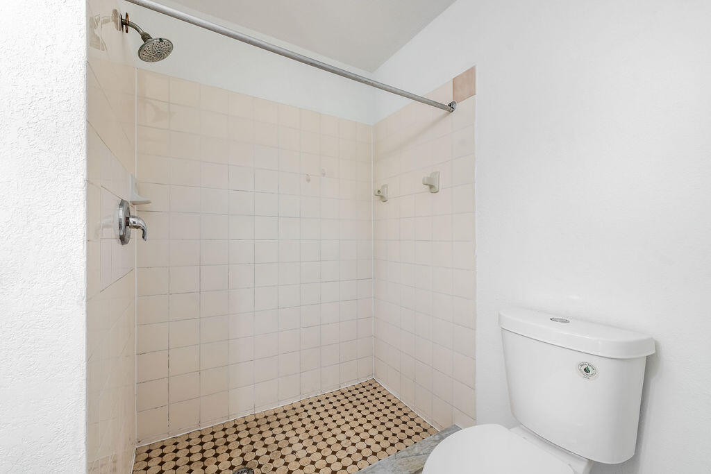 Laurels At Sherwood Condo - Residential Lease