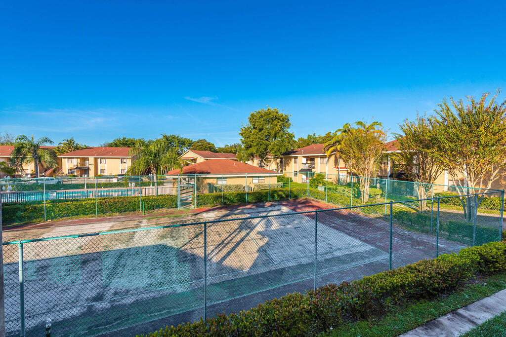 Laurels At Sherwood Condo - Residential Lease