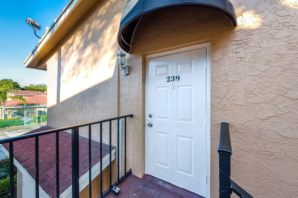 Laurels At Sherwood Condo - Residential Lease