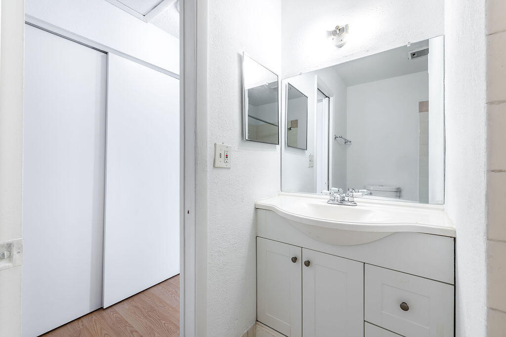 Laurels At Sherwood Condo - Residential Lease