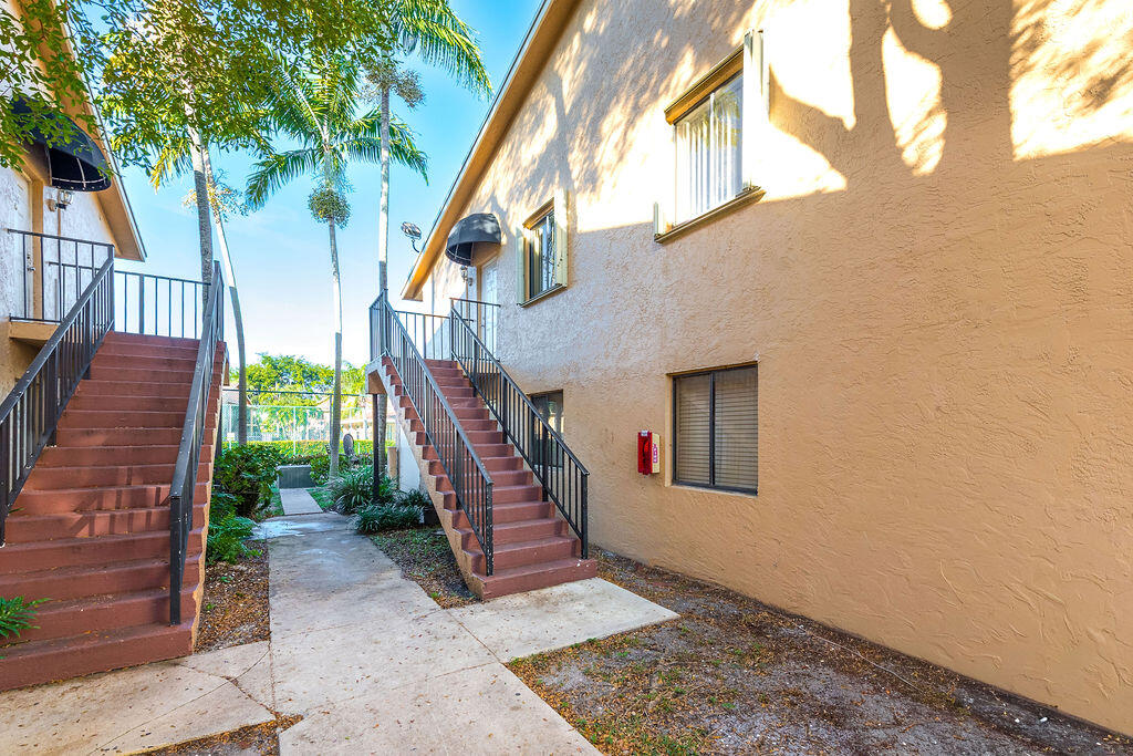 Laurels At Sherwood Condo - Residential Lease