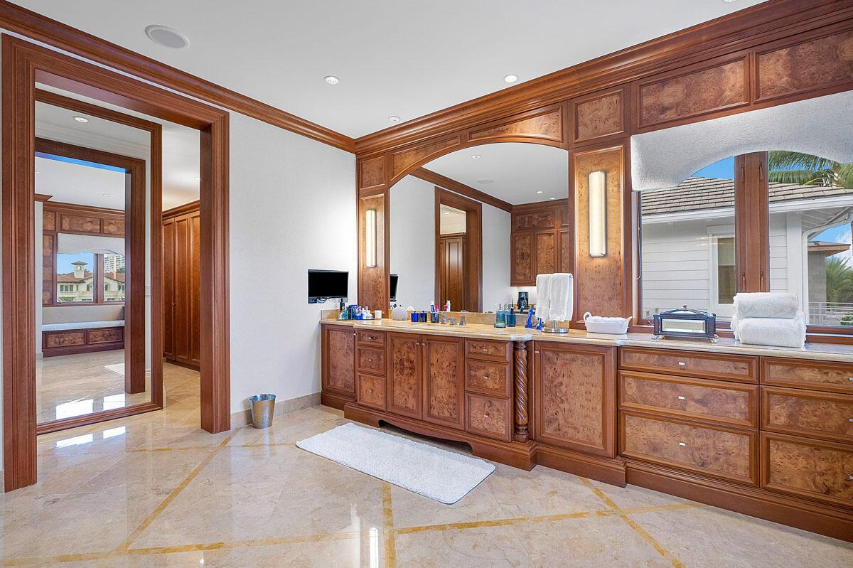 ROYAL PALM YACHT & COUNTR - Residential