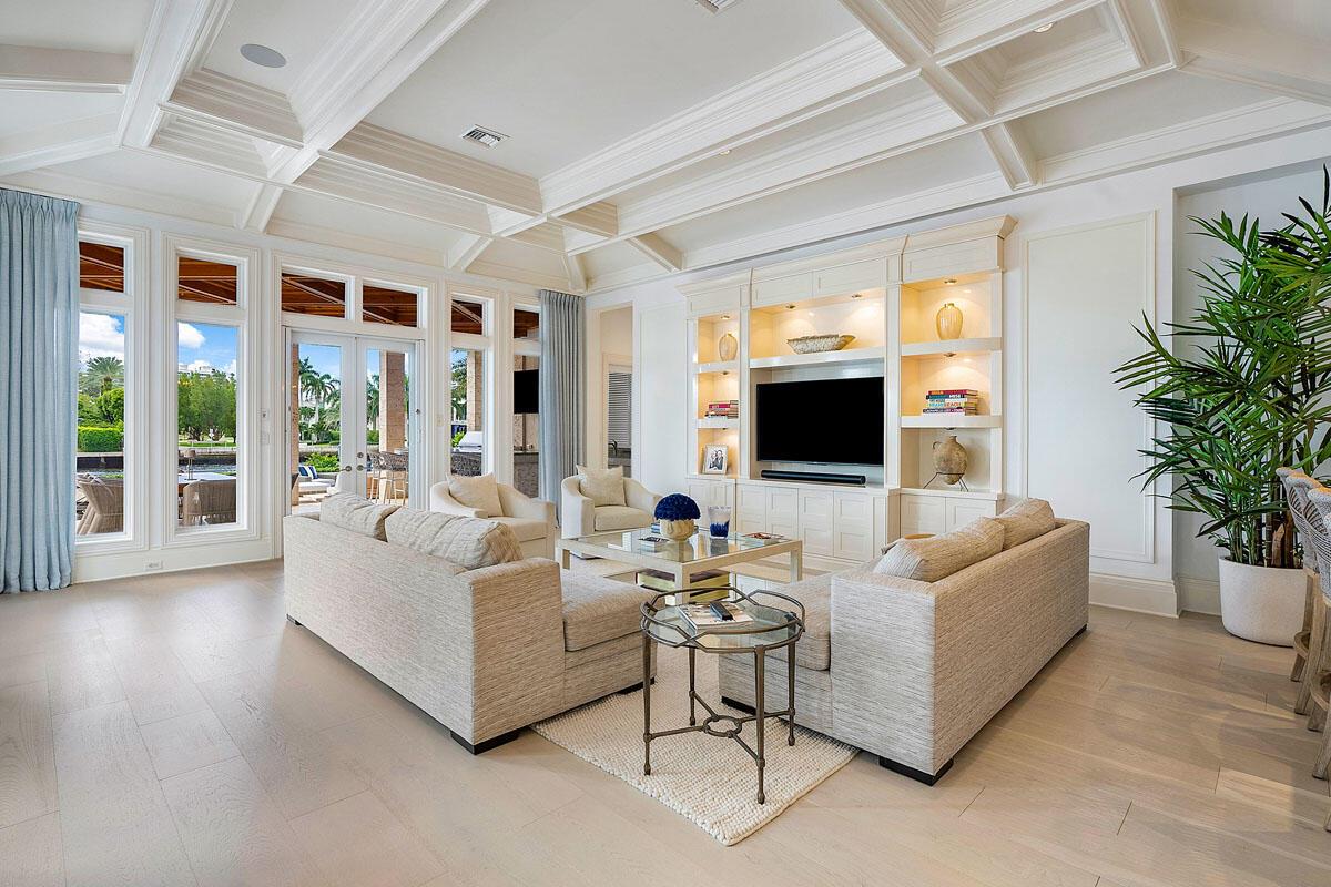 ROYAL PALM YACHT & COUNTR - Residential