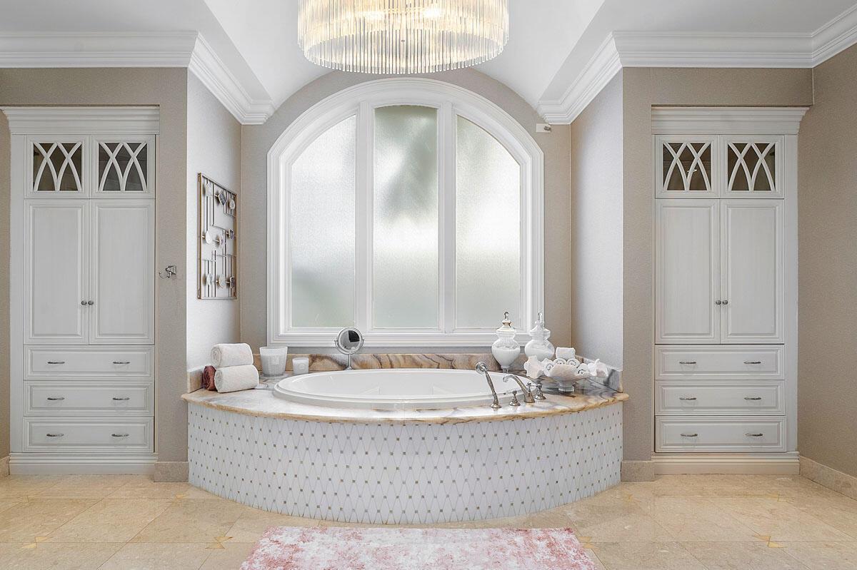 ROYAL PALM YACHT & COUNTR - Residential