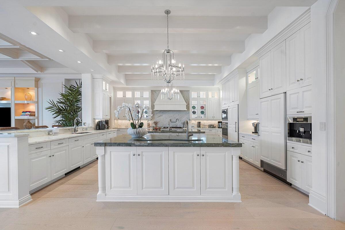 ROYAL PALM YACHT & COUNTR - Residential