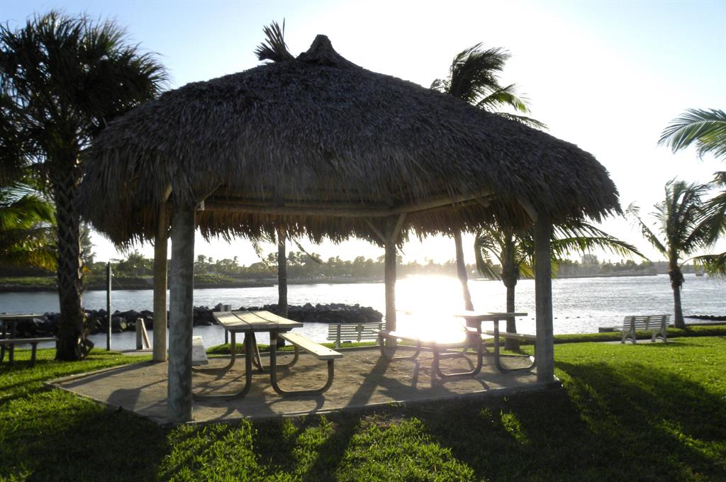 JUPITER INLET COLONY - Residential