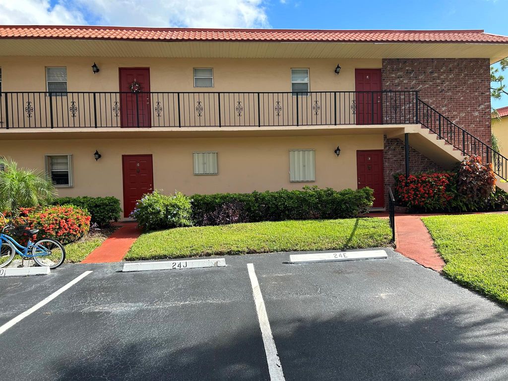 Photo of 1947 SW Palm City Road #E, Stuart, FL 34994 (MLS # R10905822)