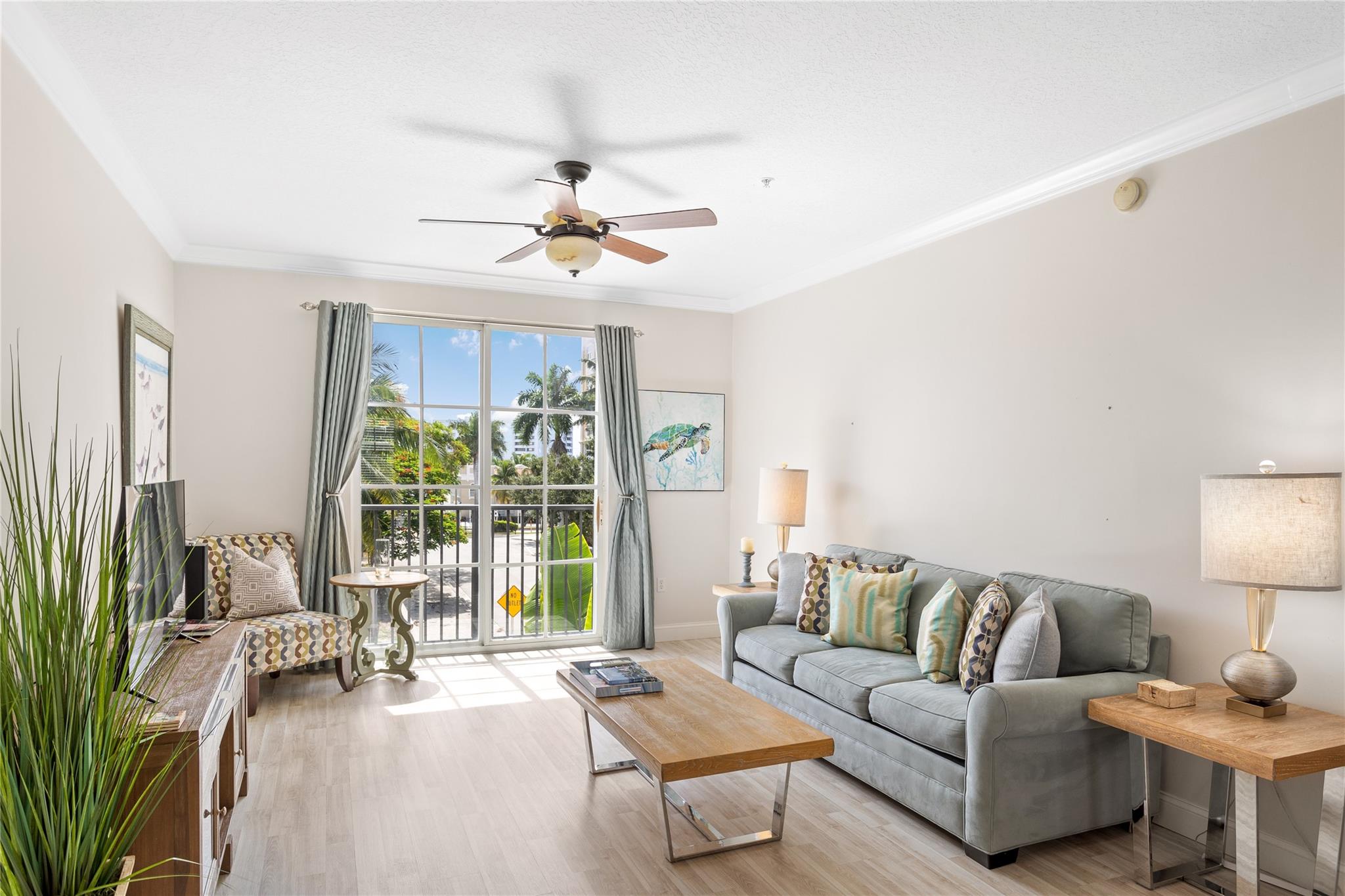 580 S Sapodilla Ave 308