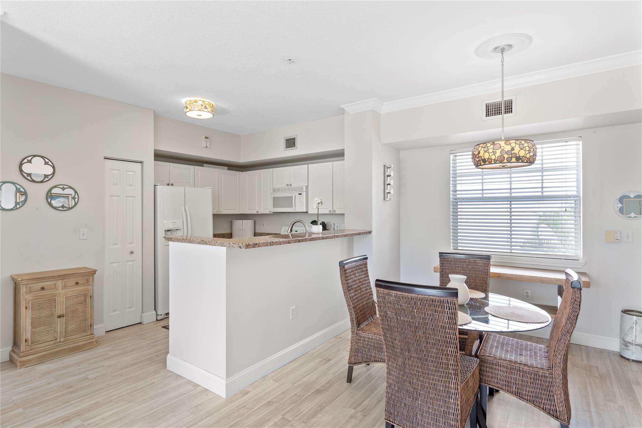 580 S Sapodilla Ave 308