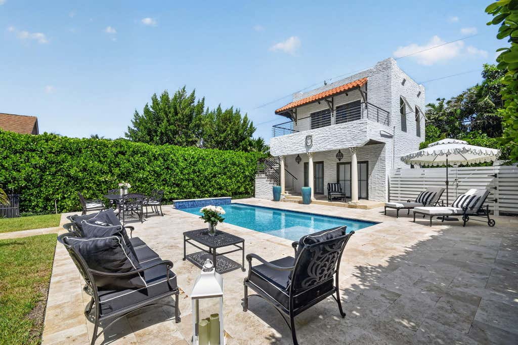 Photo of 807 Ardmore Road, West Palm Beach, FL 33401 (MLS # B26068227)