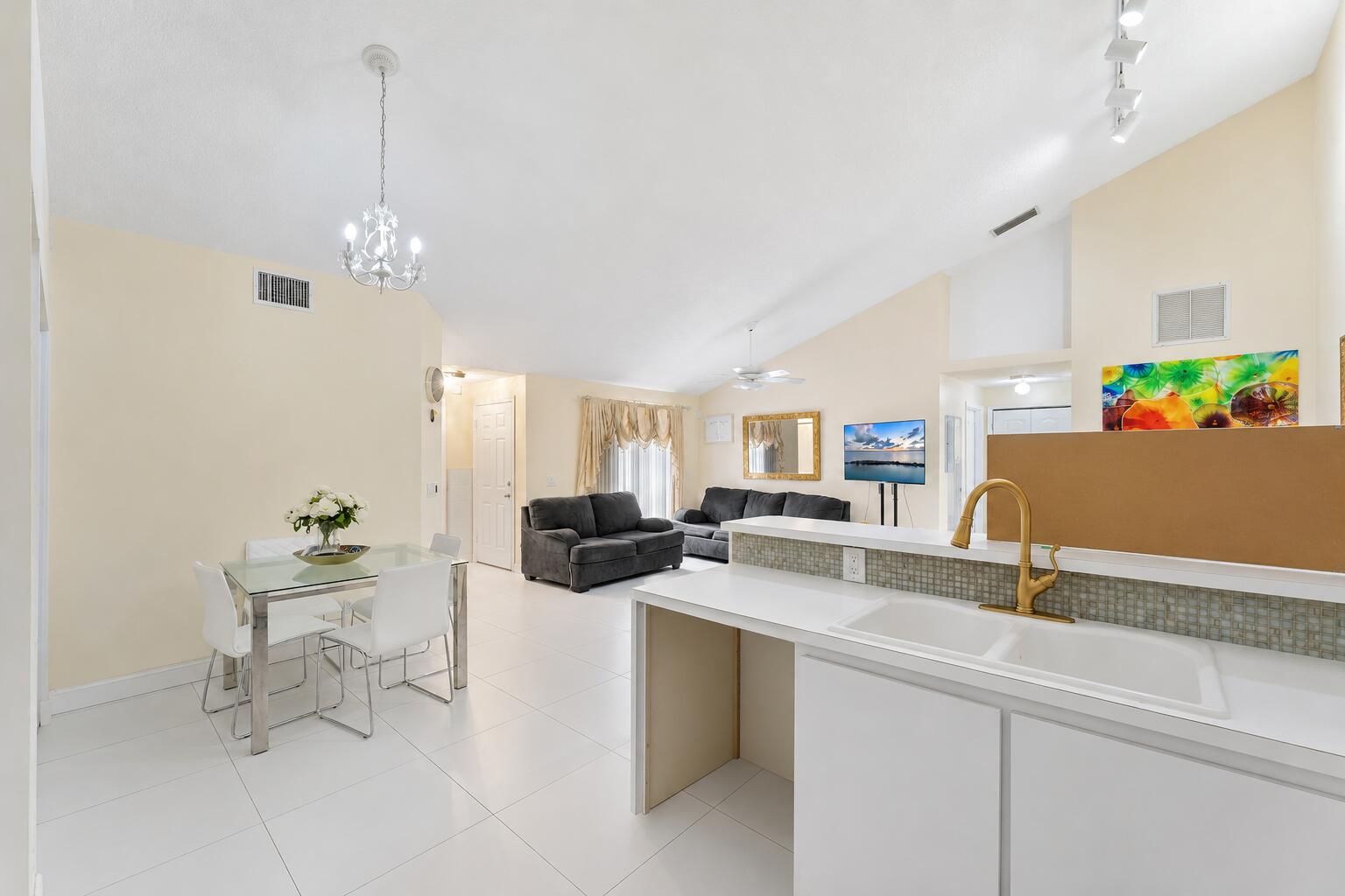 4353 Woodstock Drive A