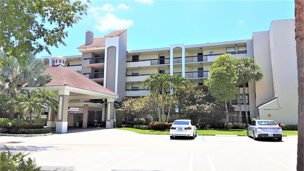 Photo of 1915 Lavers Circle #E208, Delray Beach, FL 33444 (MLS # R11137421)